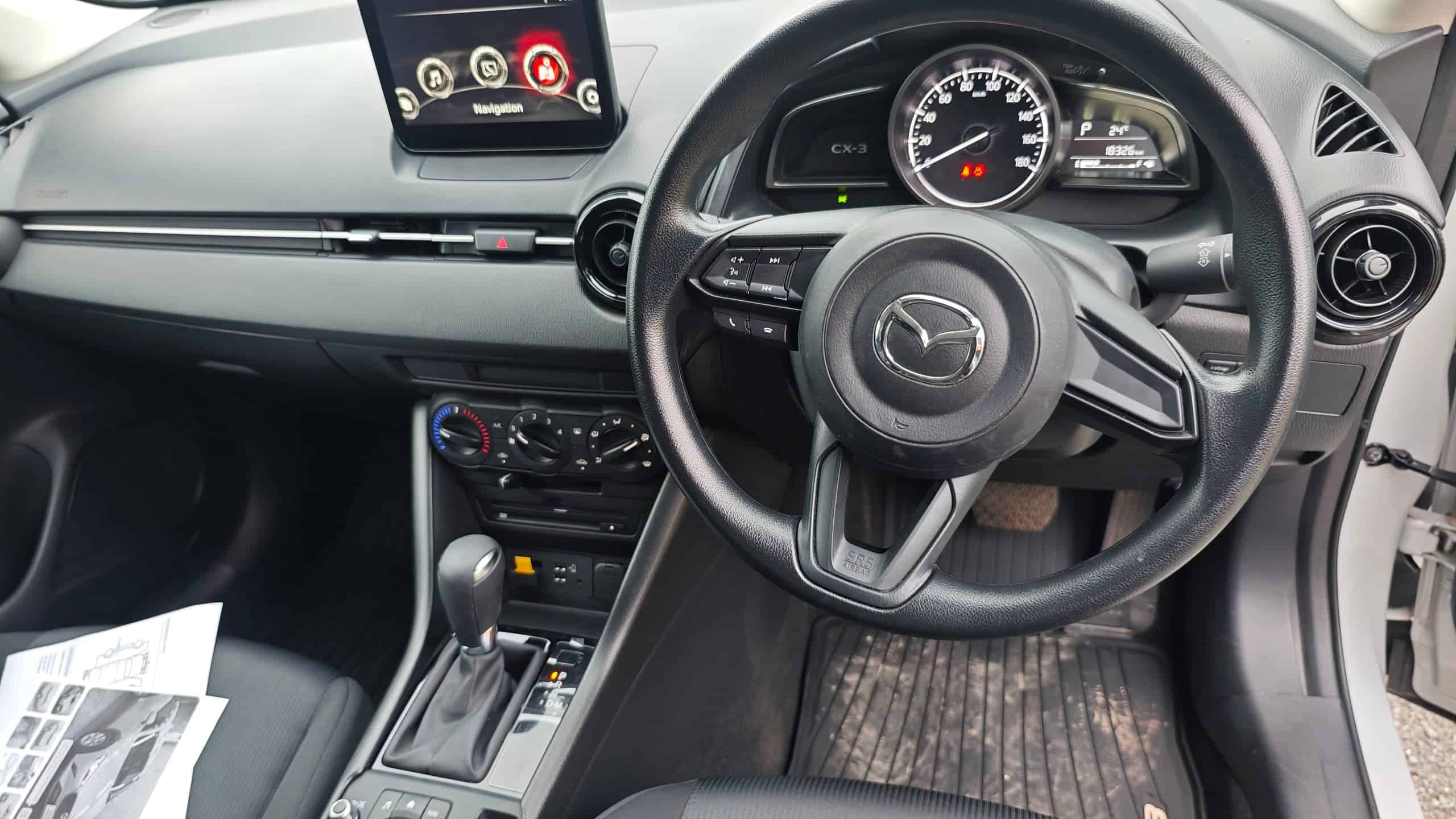 Mazda CX-3 — салон, водительское место